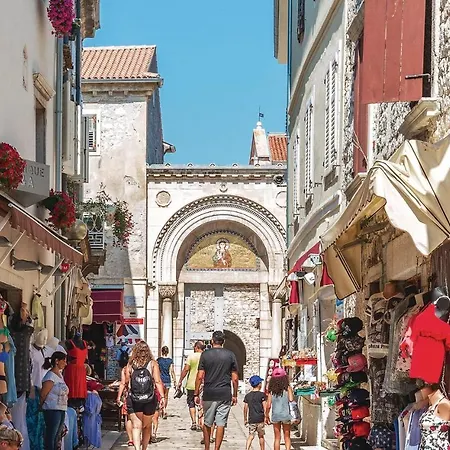 Two-bedroom In Апартаменти Пореч