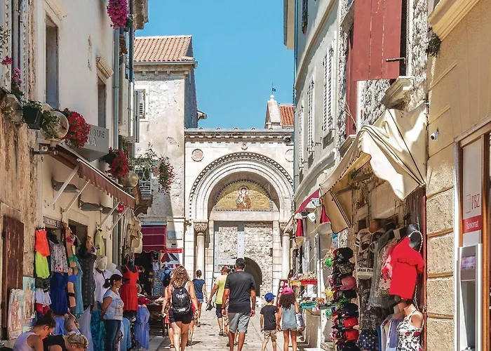 Two-bedroom In Appartement Poreč