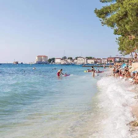 Two-bedroom In Apartman Porec