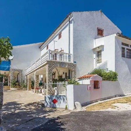 Two-bedroom In Lejlighed *