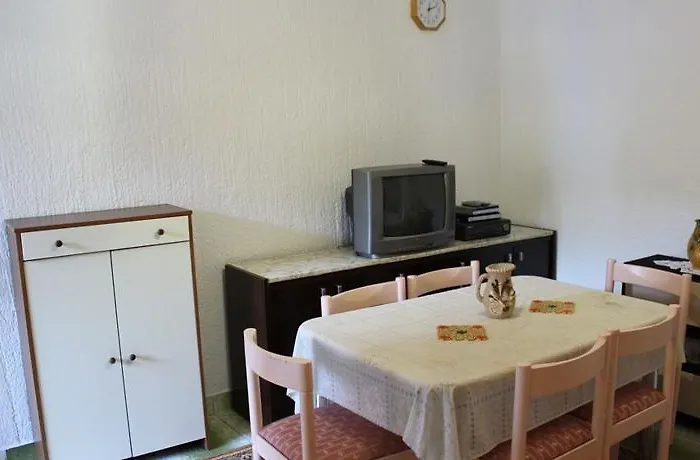 Two-bedroom In Lejlighed *